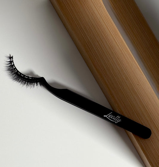 DIY Lash Applicator Tweezer – Precision in Your Hands